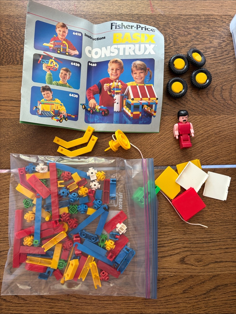 VINTAGE Fisher-Price Basix Construx Kids Building Set